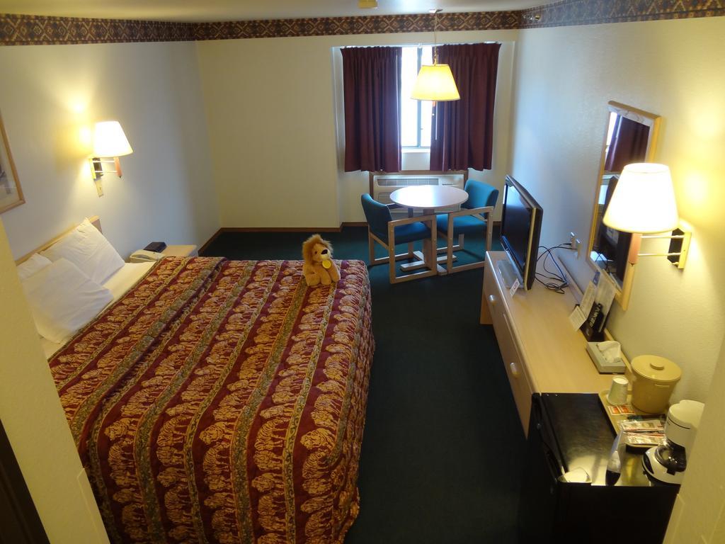 فندق كوديفي  كينجز إن الغرفة الصورة
